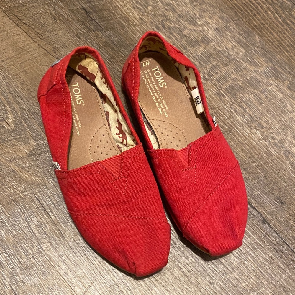 Red Toms Canvas